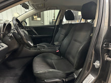 Load image into Gallery viewer, 2013 Mazda Mazda3i SV
