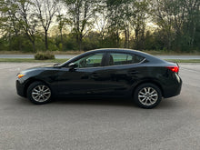 Load image into Gallery viewer, 2017 Mazda Mazda 3i Sport
