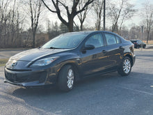 Load image into Gallery viewer, 2012 Mazda Mazda3i SV Grand Touring
