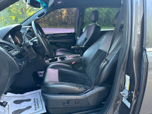 Load image into Gallery viewer, 2016 Dodge Grand Caravan SXT
