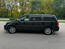 Load image into Gallery viewer, 2013 Dodge Grand Caravan SXT
