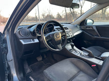 Load image into Gallery viewer, 2013 Mazda Mazda 3i Skyactive
