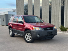 Load image into Gallery viewer, 2007 Ford Escape XLT
