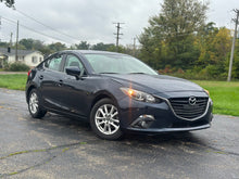 Load image into Gallery viewer, 2015 Mazda Mazda 3i Touring

