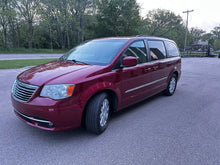 Load image into Gallery viewer, 2016 Chrysler Town and Country Touring
