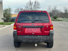 Load image into Gallery viewer, 2007 Ford Escape XLT
