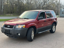 Load image into Gallery viewer, 2007 Ford Escape XLT
