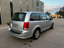 Load image into Gallery viewer, 2012 Dodge Grand Caravan SE
