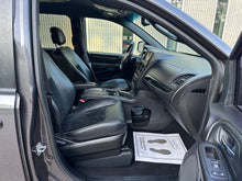 Load image into Gallery viewer, 2016 Dodge Grand Caravan SXT
