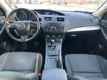 Load image into Gallery viewer, 2013 Mazda Mazda 3i Skyactive
