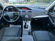 Load image into Gallery viewer, 2011 Mazda Mazda 3i
