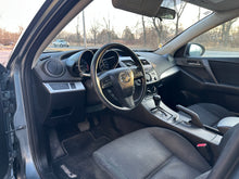 Load image into Gallery viewer, 2013 Mazda Mazda 3i Skyactive
