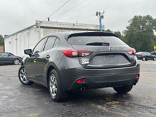Load image into Gallery viewer, 2016 Mazda Mazda 3i Sport
