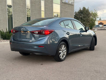 Load image into Gallery viewer, 2016 Mazda Mazda 3i
