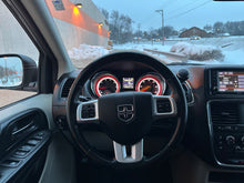 Load image into Gallery viewer, 2019 Dodge Grand Caravan SE
