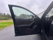 Load image into Gallery viewer, 2015 Mazda Mazda 3i Touring
