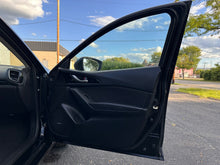 Load image into Gallery viewer, 2014 Mazda Mazda 3i Touring
