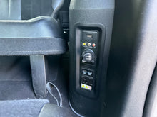 Load image into Gallery viewer, 2016 Dodge Grand Caravan SXT
