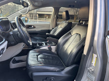 Load image into Gallery viewer, 2017 Chrysler Pacifica Touring L

