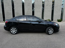 Load image into Gallery viewer, 2013 Mazda Mazda 3i touring SkyActive
