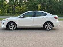 Load image into Gallery viewer, 2013 Mazda Mazda 3i Skyactive
