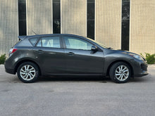 Load image into Gallery viewer, 2013 Mazda Mazda 3i SV Grand Touring
