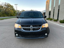 Load image into Gallery viewer, 2017 Dodge Grand Caravan SXT
