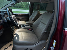 Load image into Gallery viewer, 2016 Chrysler Town and Country Touring
