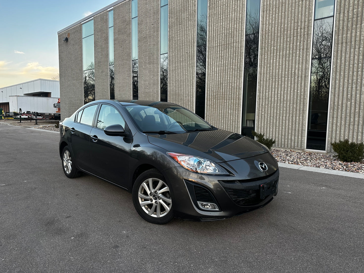 2013 Mazda Mazda 3i Skyactive