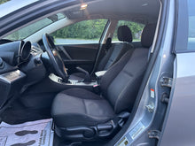 Load image into Gallery viewer, 2011 Mazda Mazda 3i
