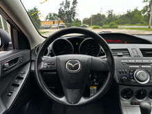 Load image into Gallery viewer, 2011 Mazda Mazda 3i
