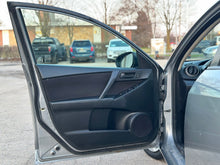 Load image into Gallery viewer, 2011 Mazda Mazda 3i
