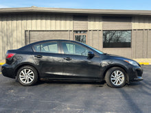 Load image into Gallery viewer, 2012 Mazda Mazda3i SV Grand Touring
