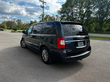 Load image into Gallery viewer, 2013 Chrysler Town and Country Touring L
