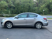 Load image into Gallery viewer, 2011 Mazda Mazda 3i
