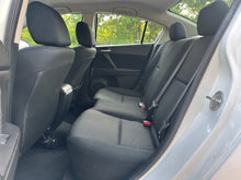 Load image into Gallery viewer, 2013 Mazda Mazda 3i Skyactive
