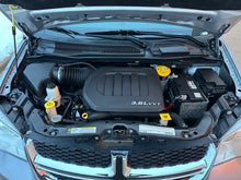 Load image into Gallery viewer, 2019 Dodge Grand Caravan SE
