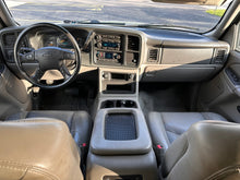 Load image into Gallery viewer, 2005 Chevrolet Tahoe Z71
