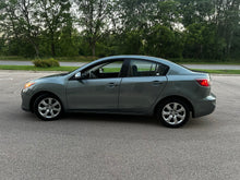 Load image into Gallery viewer, 2012 Mazda Mazda 3i
