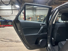 Load image into Gallery viewer, 2013 Mazda Mazda3i SV
