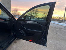 Load image into Gallery viewer, 2018 Mazda 6 Touring
