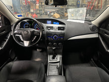 Load image into Gallery viewer, 2013 Mazda Mazda3i SV
