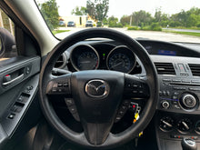 Load image into Gallery viewer, 2013 Mazda Mazda 3i touring SkyActive
