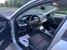 Load image into Gallery viewer, 2011 Mazda Mazda 3i
