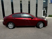 Load image into Gallery viewer, 2010 Mazda Mazda 3i
