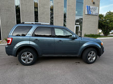 Load image into Gallery viewer, 2011 Ford Escape Limited
