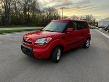 Load image into Gallery viewer, 2010 Kia Soul +
