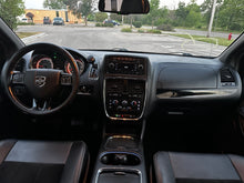 Load image into Gallery viewer, 2015 Dodge Grand Caravan SXT
