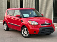 Load image into Gallery viewer, 2010 Kia Soul +
