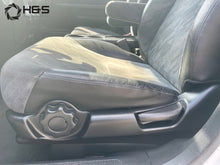 Load image into Gallery viewer, 2003 Honda Cr-V
